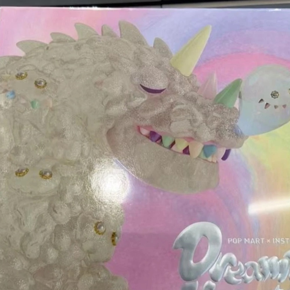 Dreaming Vincent 400%Iridescent Monster Figurine instinct toy. Open box - Picture 4 of 7